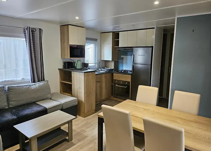 Le Bois Dormant אתר קמפינג סן ז'אן דה מון